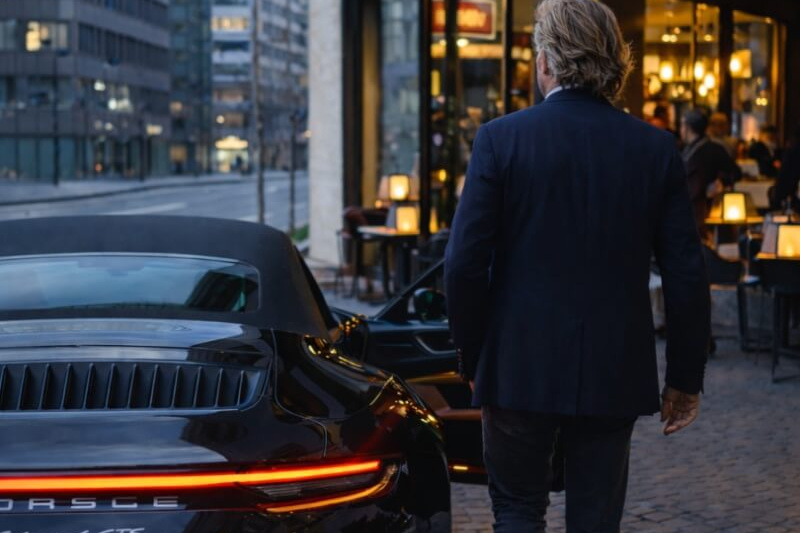 Noleggio lungo termine auto di lusso a Milano per privati