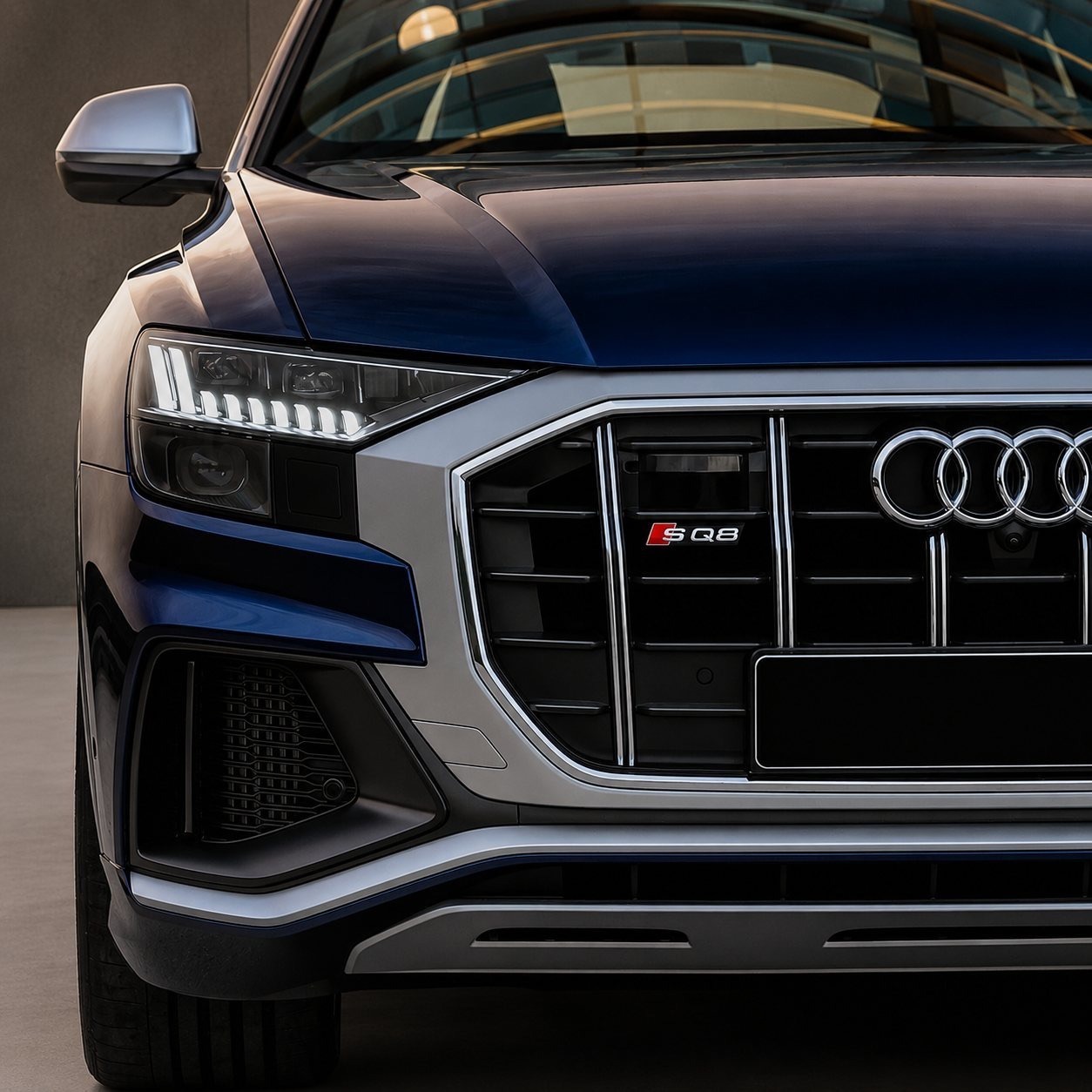 Noleggio Audi SQ8 a Milano, LEA’S Luxury Garage